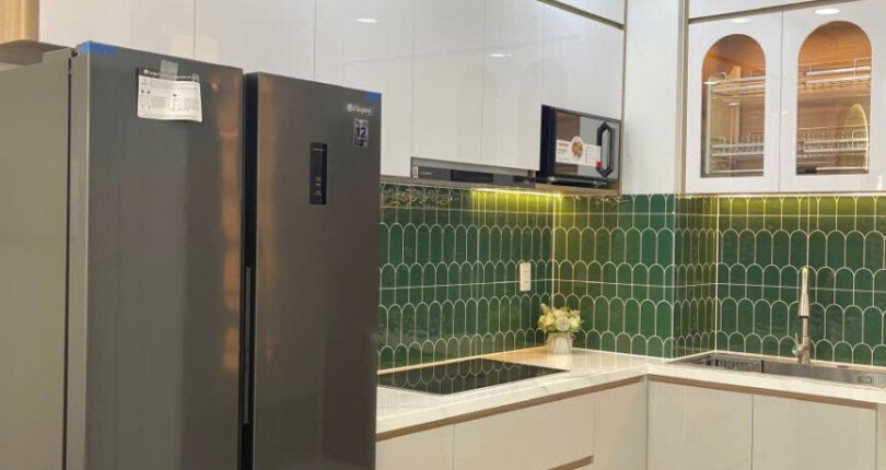 bep can ho can ban 1 810x430 - Cần bán căn hộ chung cư Sky Garden 1, diện tích 71m2, giá 4.690 tỷ, nhà đẹp, đầy đủ nội thất.