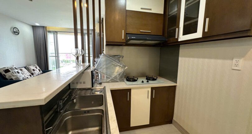 bep can ho can ban gap 810x430 - Bán căn hộ chung cư Scenic Valley 1, 02pn, giá 6.2 tỷ, nhà d9ang có hợp đồng thuê ổn định.