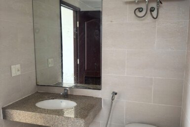 can-ho-ban-co-2-toilet-hoan-thien-nhu-hinh