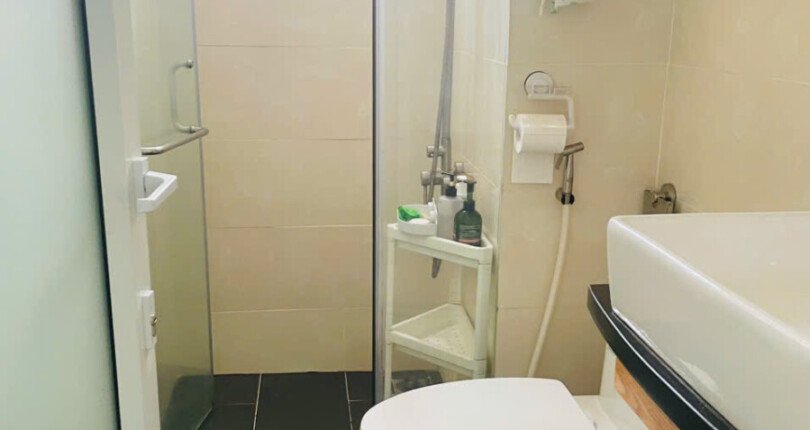 can ho ban co 2 toilet hoan thien nhu hinh 810x430 - Giá mua bán căn hộ 2 phòng ngủ block A chung cư Scenic Valley 2 Quận 2 T4/2025