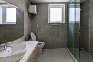 can-ho-ban-co-2-toilet-hoan-thien-noi-that-cao-cap