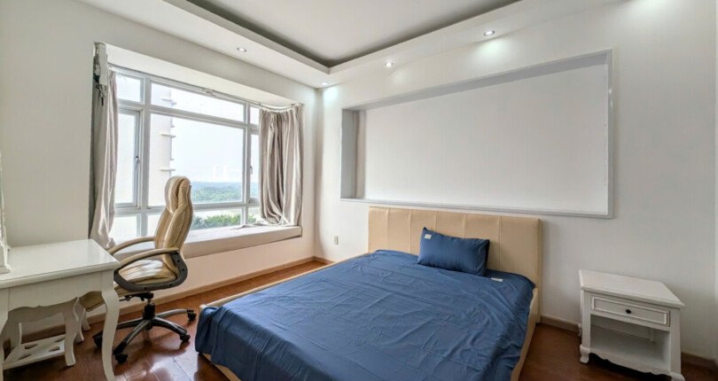 can ho ban co 3pn rong rai nhieu anh sang 810x430 - Giá mua bán căn hộ 180m2 block B chung cư Riverside Residence Quận 7 T4/2025