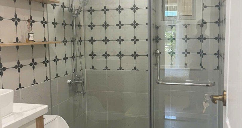 can ho co 2 toilet hoan thien nhu hinh 810x430 - Bán gấp căn hộ 3 phòng ngủ tầng sân vườn chung cư Mỹ Phúc Quận 7 T4/2025