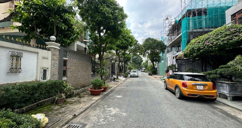 duong noi khu nam quang 2 quan 7 810x430 - Giá mua bán nhà Biệt thự nguyên căn mặt đường Nội khu Nam Quang 2 Phú Mỹ Hưng Quận 7 T4/2025