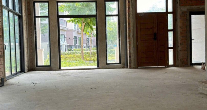 hien trang nha tho 810x430 - Giá mua bán nhà Biệt thự Song Lập nguyên căn kdc Zeitgeist Nhà Bè T4/2025
