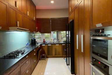 hinh-anh-bep-trong-nha-ban