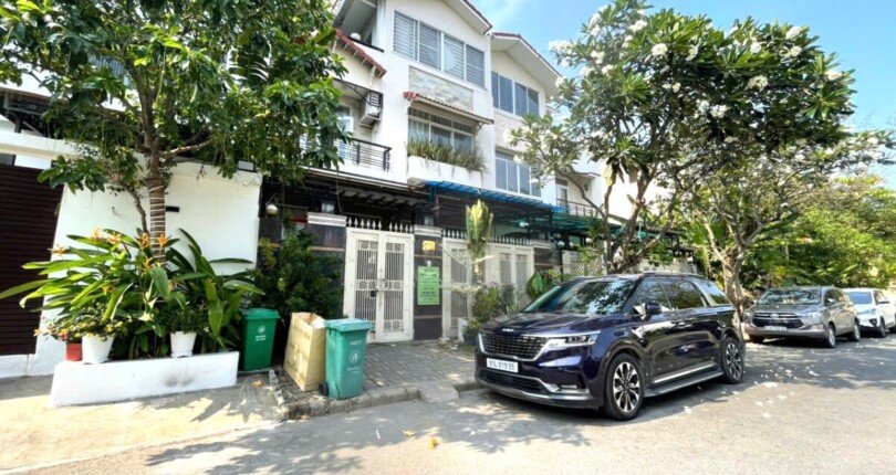 hinh anh cho thue nha biet thu nguyen can mat duong noi khu nam do phu my hung t5 2025 810x430 - Giá cho thuê nhà Biệt thự nguyên căn đường Nội khu Nam Đô Phú Mỹ Hưng Quận 7 T5/2025