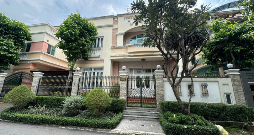 hinh anh mua ban nha biet thu noi khu nam quang 2 quan 7 t4 2025 810x430 - Giá mua bán nhà Biệt thự nguyên căn mặt đường Nội khu Nam Quang 2 Phú Mỹ Hưng Quận 7 T4/2025
