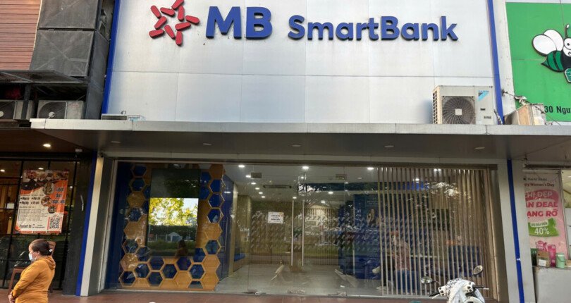 hinh anh mua ban shophouse cua hang kinh doanh duong nguyen van linh quan 7 t4 2025 810x430 - Giá mua bán Shophouse, cửa hàng kinh doanh mặt đường Nguyễn Văn Linh Quận 7 T4/2025