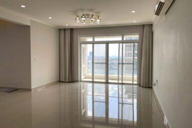 hinh-anh-phong-khach-co-ban-cong