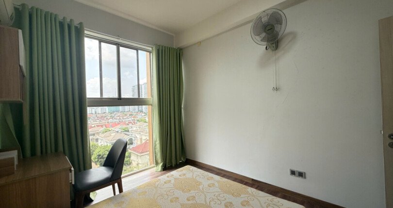 hinh anh phong ngu can ho ban 5 810x430 - Bán căn hộ chung cư Midtown The Symphony, 91m2, giá 8.4 tỷ, nội thất đầy đủ, xem nhà dễ.