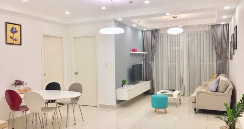 hinh anh toan phong khach can ho ban 810x430 - Bán căn hộ chung cư Scenic Valley 1, căn góc, 77m2, 02pn, giá 6.2 tỷ, nội thất đầy đủ , xem nhà dễ.