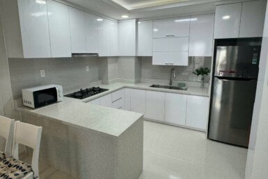 khong-gian-bep-rong-rai