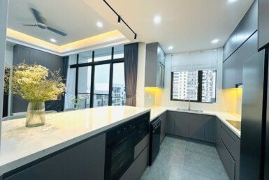 khong-gian-bep-rong-rai-trong-can-ho-ban