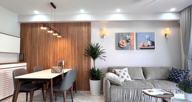 khong gian phong an va phong khach can ho ban 810x430 - Giá mua bán căn hộ 3 phòng ngủ lầu 11 chung cư Hưng Phúc Happy Residence Quận 7 T4/2025