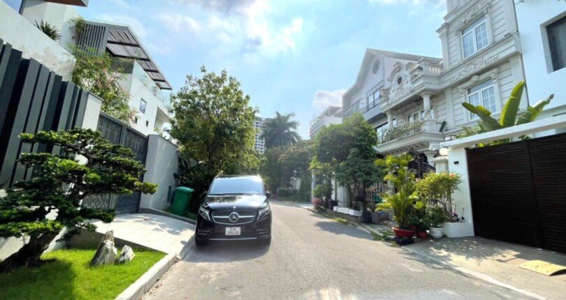 lo gioi duong 10m 810x430 - Giá cho thuê nhà Biệt thự nguyên căn đường Nội khu Nam Đô Phú Mỹ Hưng Quận 7 T5/2025