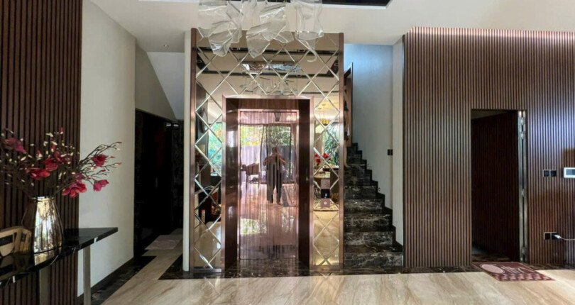 nha biet thu ban co thang may 810x430 - Giá mua bán nhà Biệt thự nguyên căn A69 Đường số 23 Nam Thông 3 Quận 7 T4/2025