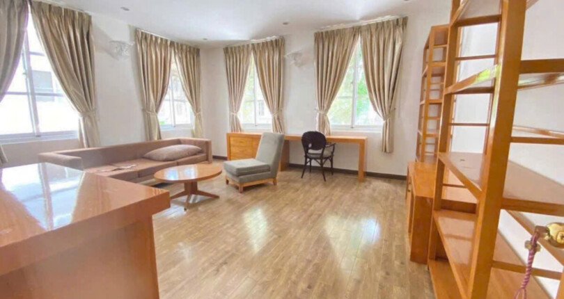 nha cho thue co 4 phong ngu rong rai 810x430 - Giá cho thuê nhà nguyên căn khu Biệt thự Mỹ Văn 1 Phú Mỹ Hưng Quận 7 T4/2025