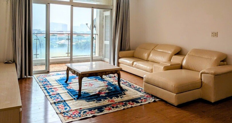 phong khach can ho ban 11 810x430 - Giá mua bán căn hộ 180m2 block B chung cư Riverside Residence Quận 7 T4/2025