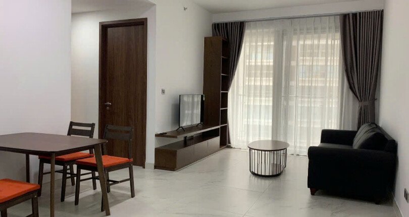 phong khach can ho ban 37 810x430 - Bán căn hộ chung cư Midtown The Signature, 80m2, giá 8.3 tỷ, nội thất đầy dủ, xem nhà dễ.