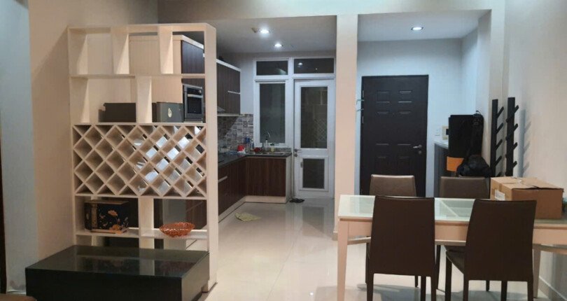 phong khach can ho ban 46 810x430 - Giá mua bán căn hộ 2pn block A chung cư Riverside Residence Quận 7 T5/2025