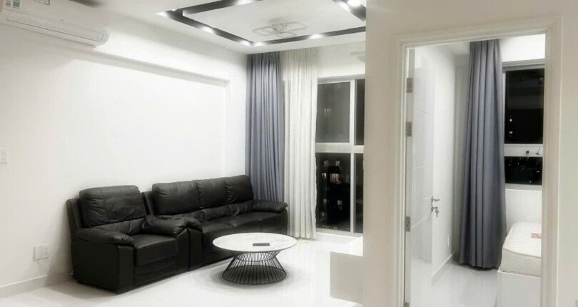 phong khach can ho ban 50 810x430 - Bán căn hộ chung cư Scenic Valley 2, 77m2, tầng cao, giá 6.5 tỷ, view Đông Nam.