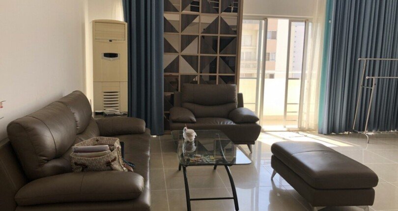 phong khach can ho ban 8 810x430 - Giá mua bán bán hộ thông tầng 4 phòng ngủ chung cư Mỹ Khánh 2a Quận 7 T4/2025