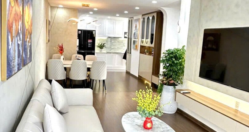 phong khach can ho can ban 2 810x430 - Bán căn hộ chung cư Sky Garden 3, diện tích 80m2, giá 6.150 tỷ, nhà mới 100%, nội thất đẹp.