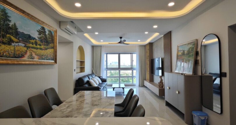 phong khach can ho cho thue 3 810x430 - Cho thuê căn hộ 03pn, 135m2, chung cư Happy Valley , nội thất căn hộ đầy đủ, giá 35tr/tháng, xem nhà dễ.