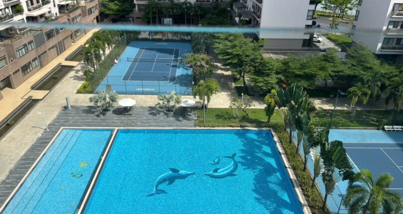 phong khach can ho truc dien ho boi noi khu 810x430 - Giá mua bán căn hộ Tophouse chung cư The Panorama Quận 7 T4/2025