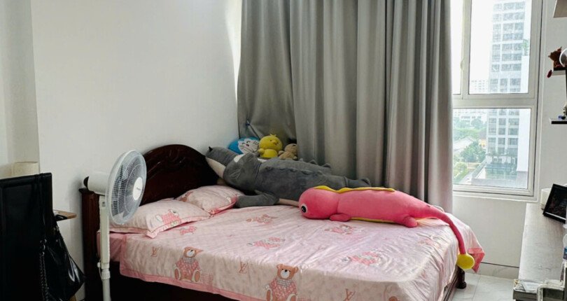 phong ngu can ho ban 21 810x430 - Bán căn hộ chung cư Saigon South, 71m2, 02pn, giá 4.450 tỷ, nội thất đầy đủ, tầng cao.