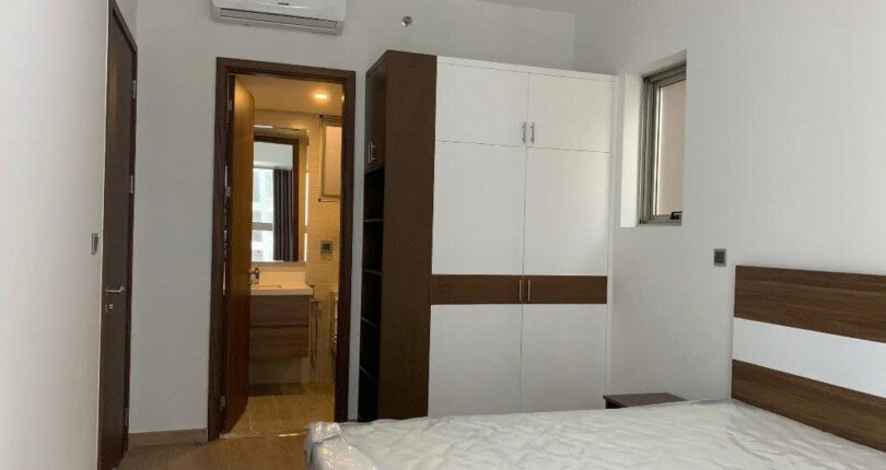 phong ngu can ho ban 24 810x430 - Bán căn hộ chung cư Midtown The Signature, 80m2, giá 8.3 tỷ, nội thất đầy dủ, xem nhà dễ.