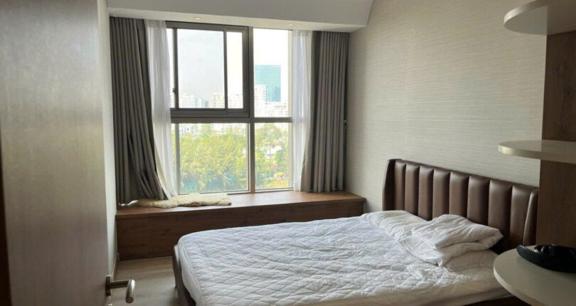 phong ngu can ho ban 810x430 - Bán căn hộ chung cư Midtown The Signature, 115m2, 03pn, giá 13.5 tỷ, đầy đủ nội thất, xem nhà dễ.