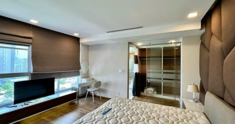 phong ngu tren lau lung 810x430 - Giá mua bán căn hộ Duplex Star Hill Quận 7 T4/2025