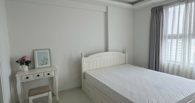 phong ngu trong can ho cho thue 810x430 - Giá cho thuê căn hộ 2 phòng ngủ block B lầu 21 chung cư Saigon South Phước Kiển Nhà Bè T4/2025