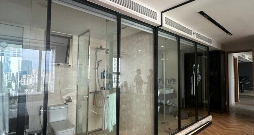 toilet phong ngu master 810x430 - Giá mua bán căn góc 3pn chung cư The Peak M8b Quận 7 T4/2025