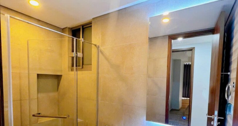 tollet can ho can ban 5 810x430 - Bán căn hộ chung cư Midtown The Signature, 81m2, giá 7.9 tỷ, nhà đang có hợp đồng thuê 23tr/tháng.