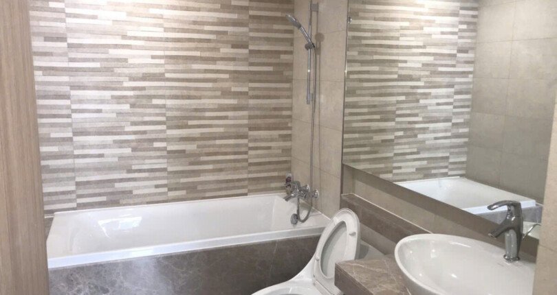 tollet can ho cho thue 1 810x430 - Cho thuê căn hộ chung cư Urban hill , 02pn, giá 24tr/tháng, nội thất đầy đủ, xem nhà dễ.