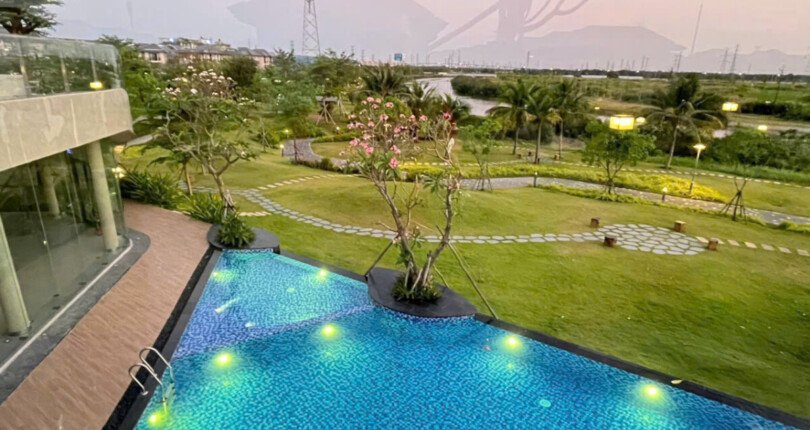 vi tri biet thu ban lien ke ho boi va cong vien noi khu 810x430 - Giá mua bán nhà Biệt thự song lập nguyên căn nội khu GS Nhà Bè T5/2025