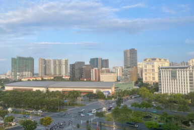 view ban cong can ho ban 2 385x258 - Giá mua bán căn hộ 3pn Block C chung cư Scenic Valley 2 Quận 7 T5/2025