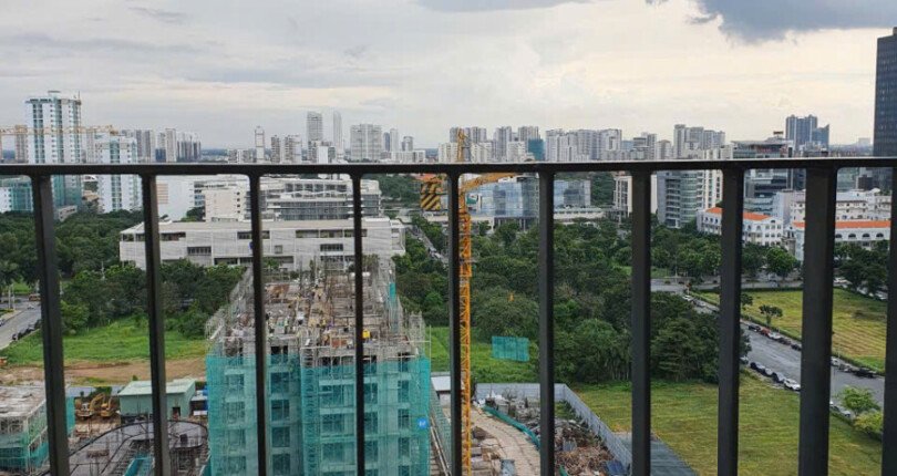 view ban cong can ho ban 810x430 - Giá mua bán căn hộ 3 phòng ngủ block H chung cư Star Hill Quận 7 T4/2025