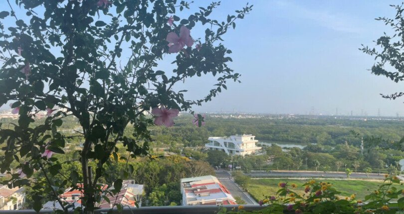 view can ho ban 1 810x430 - Giá mua bán căn hộ 3 phòng ngủ chung cư Garden Court 2 Quận 7 T4/2025