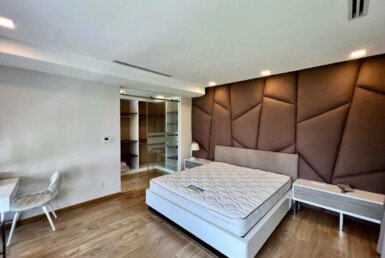 z6483656306784_33b7540dc6ab684b13e3012cc0554b02