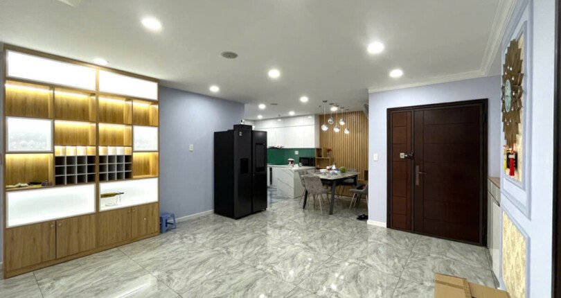 z6483656974506 4382bd6a659607add5ea8e351d00cd40 810x430 - Cho thuê Scenic Valley 1 Block C Tầng 12 dt 151m 3 phòng giá 1750 usd