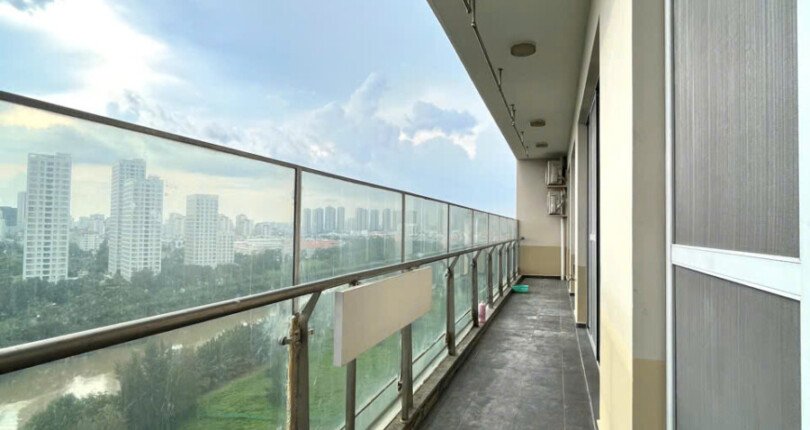 z6483657172260 907768fe79ee51391fce3a1fcbbf4cdc 810x430 - Cho thuê Scenic Valley 1 Block C Tầng 12 dt 151m 3 phòng giá 1750 usd