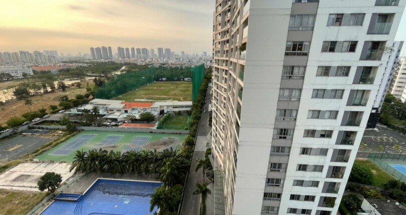 z6483660078997 7c740470774af6d5547bd8c4e7a74e56 810x430 - Bán Scenic Valley 1 Block E Tầng 15 dt 107m 3 phòng giá 8,4 tỷ