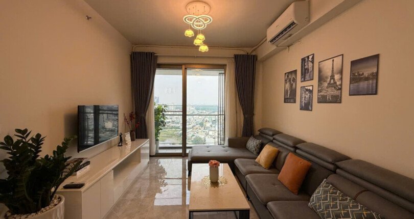 z6486077343805 553f5181bc8b411fb51e0c13b6fe4065 810x430 - Bán Midtown M8 Block H Tầng 18 dt 98m 2 phòng giá 9,8 tỷ