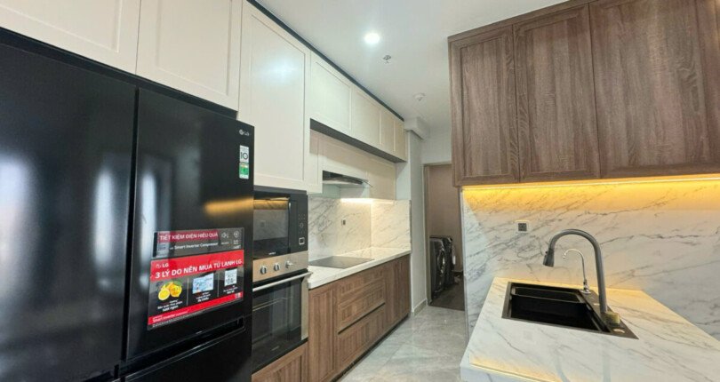 z6490536494897 098f8cbe53821cf7c926ace42d9b2e60 810x430 - Cho thuê Midtown M8 Block C Tầng 9 dt 81m 2 phòng giá 1200usd/tháng