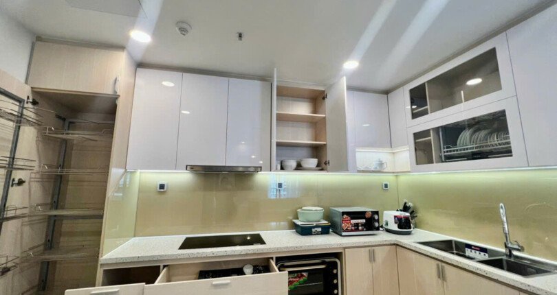 z6494105108183 5edbb49e86e69c21aaae37783309a9a8 810x430 - Cho thuê Midtown M8 Block D Tầng 12A dt 126m 3 phòng giá 53 triệu