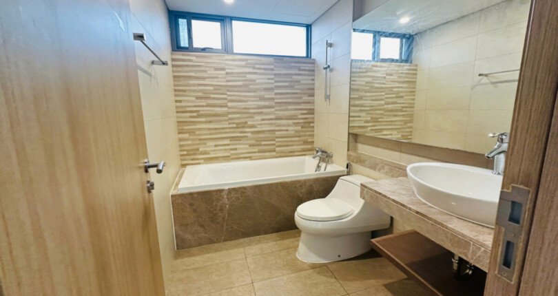 z6503763266272 76e92f6e5f583a05352beea820fc8a5f 810x430 - Cho thuê Urban Hill Block A Tầng 9 dt 78m 2 phòng giá 23 triệu